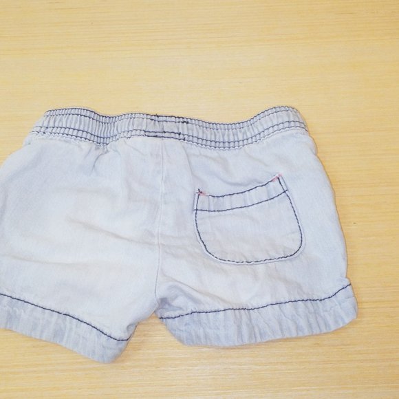 Cat & Jack Shorts in a 2T Jean Shorts uni-sex - Picture 2 of 4